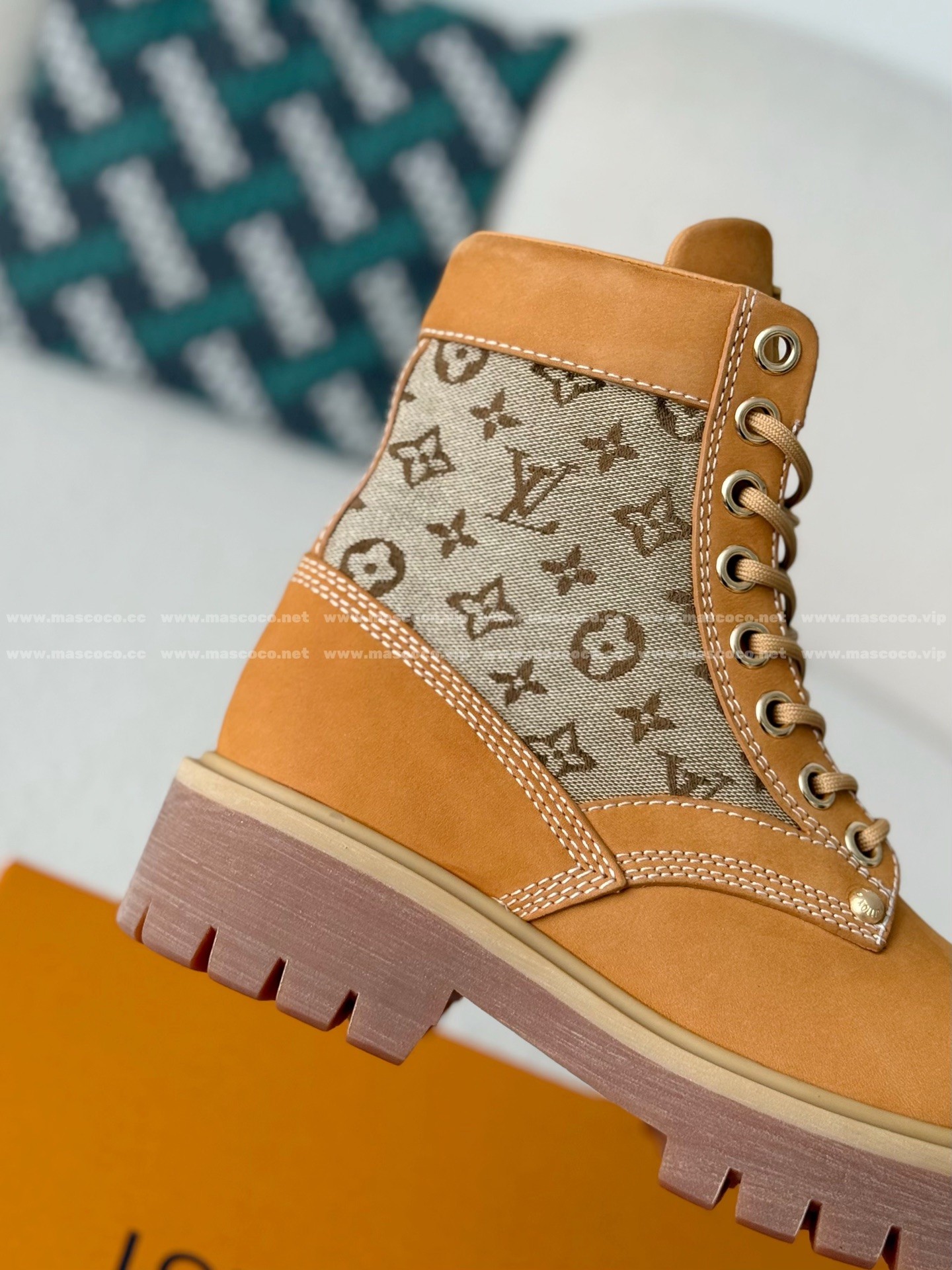 「#5030」LOUIS VUITTON RANGER LEATHER ANKLE BOOTS - Image 7