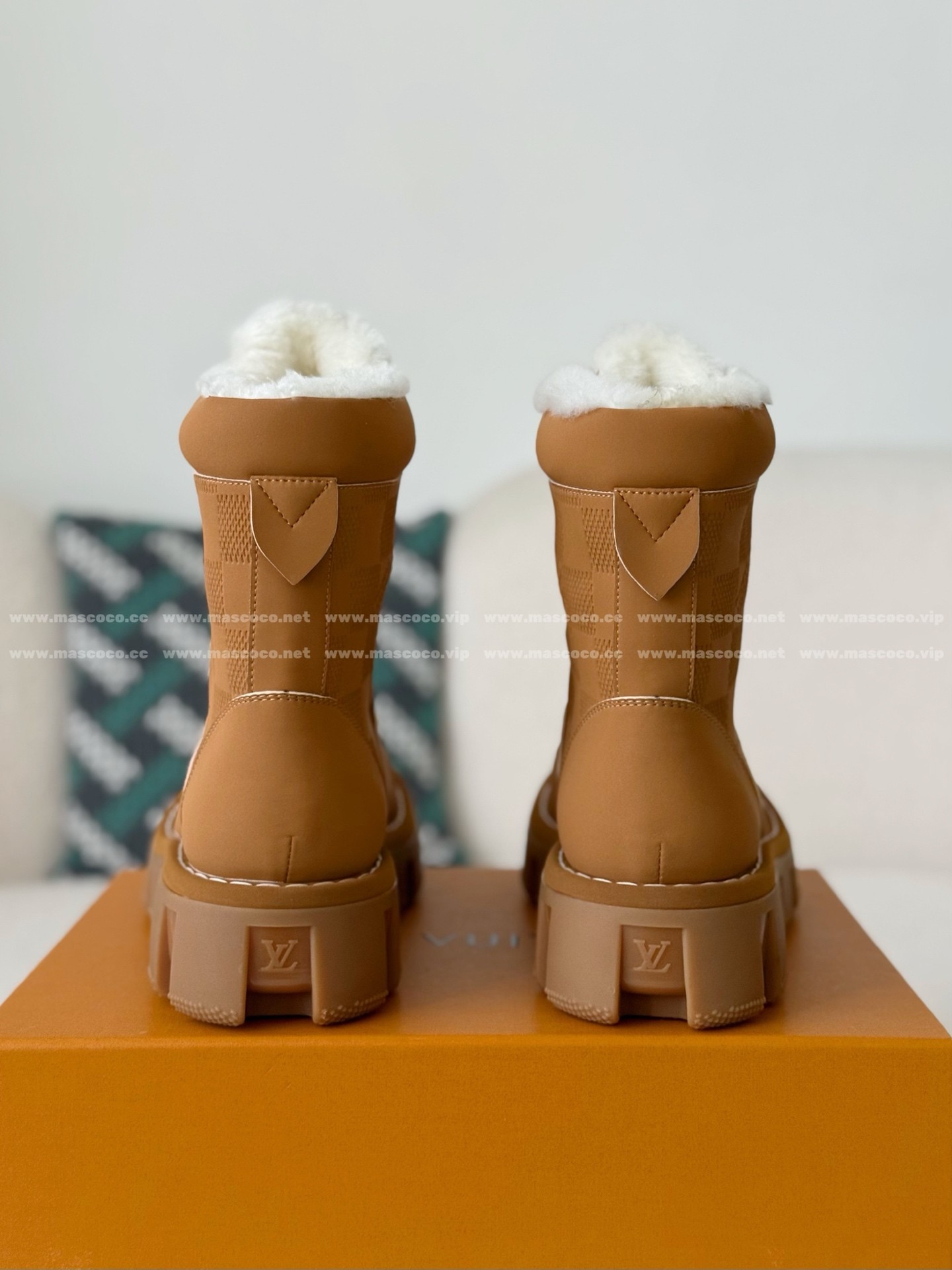 「#5174」LOUIS VUITTON RANGER LEATHER ANKLE BOOTS - Image 3