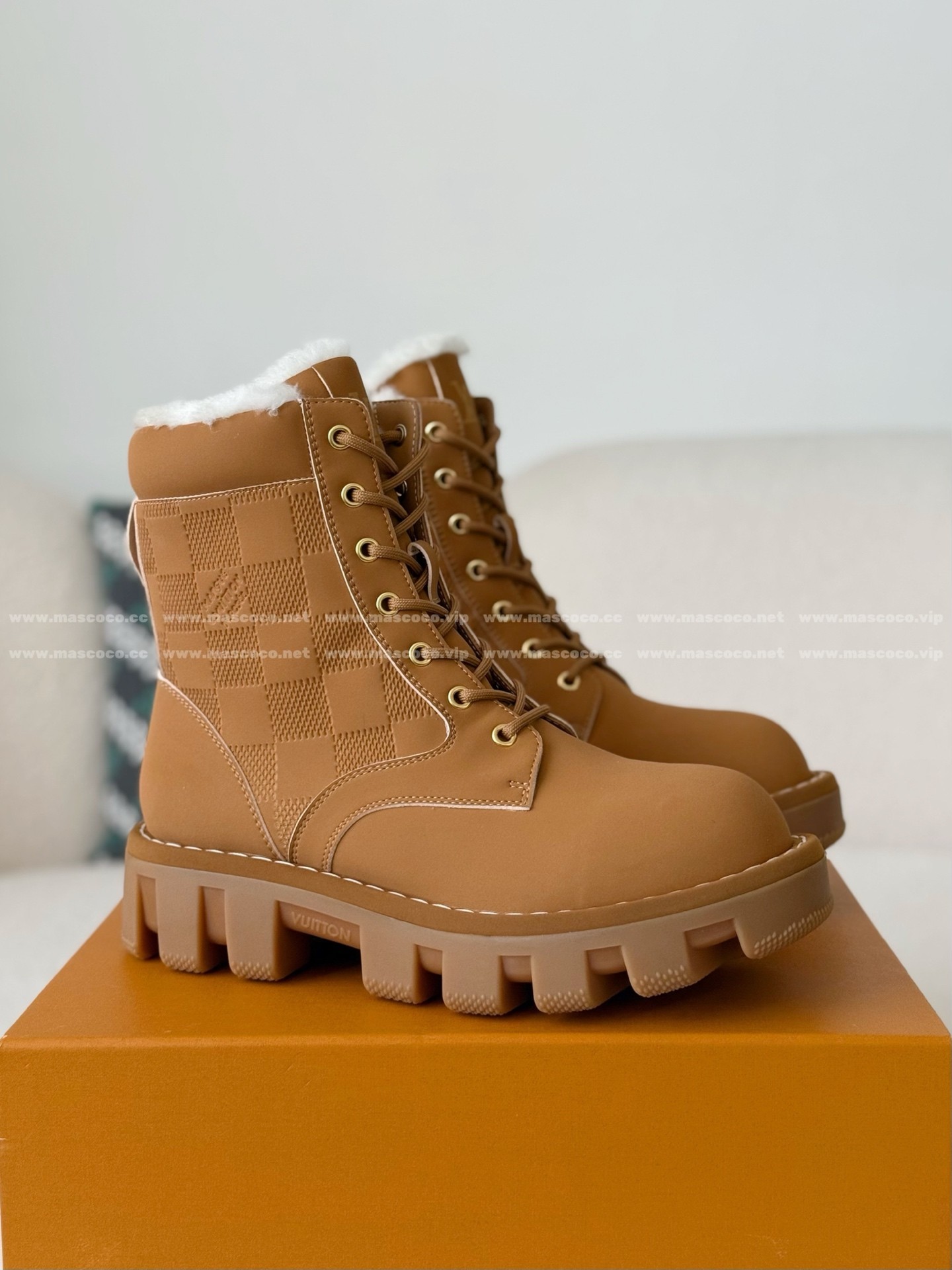 「#5174」LOUIS VUITTON RANGER LEATHER ANKLE BOOTS - Image 2