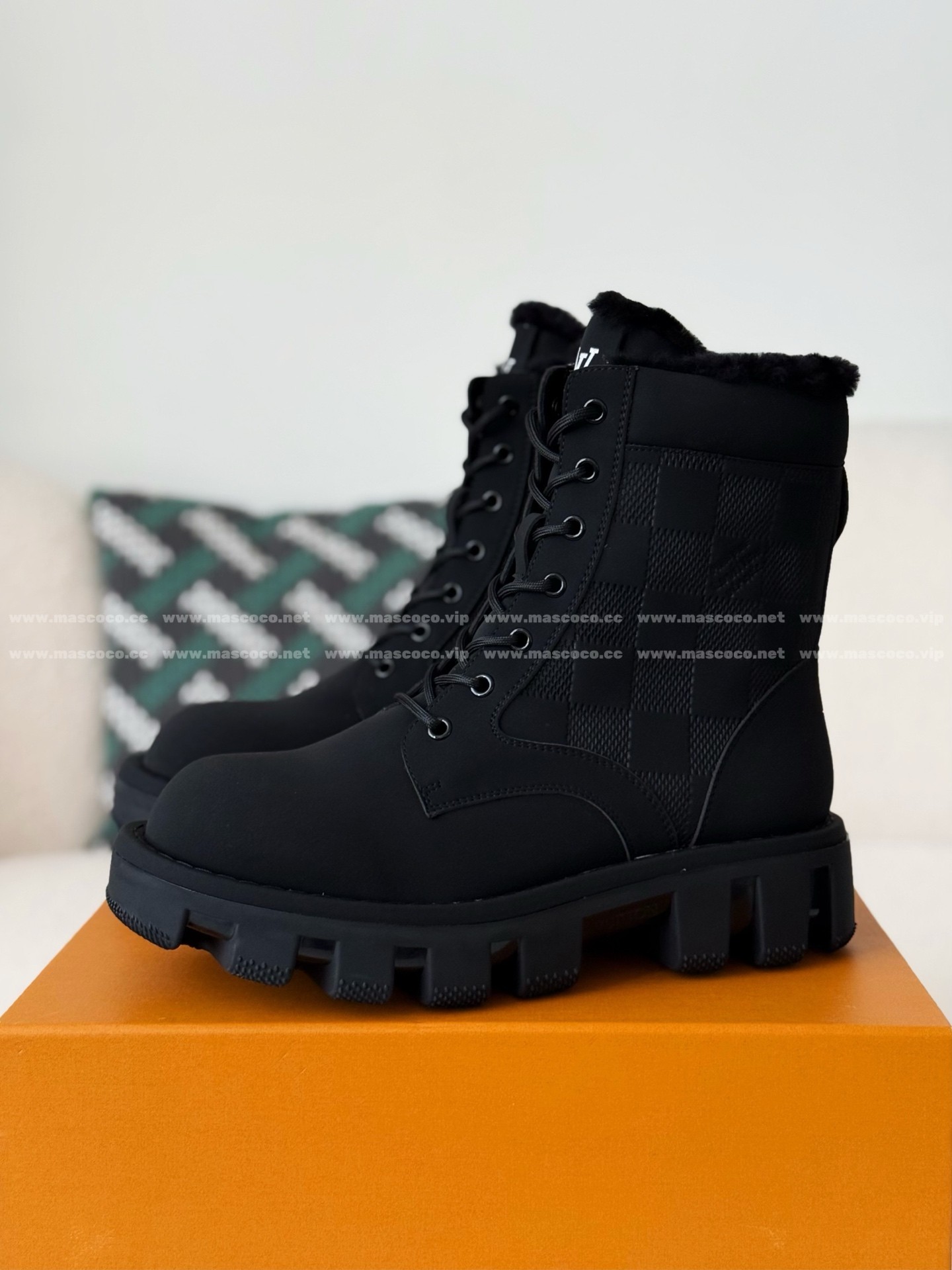 「#5175」LOUIS VUITTON RANGER LEATHER ANKLE BOOTS