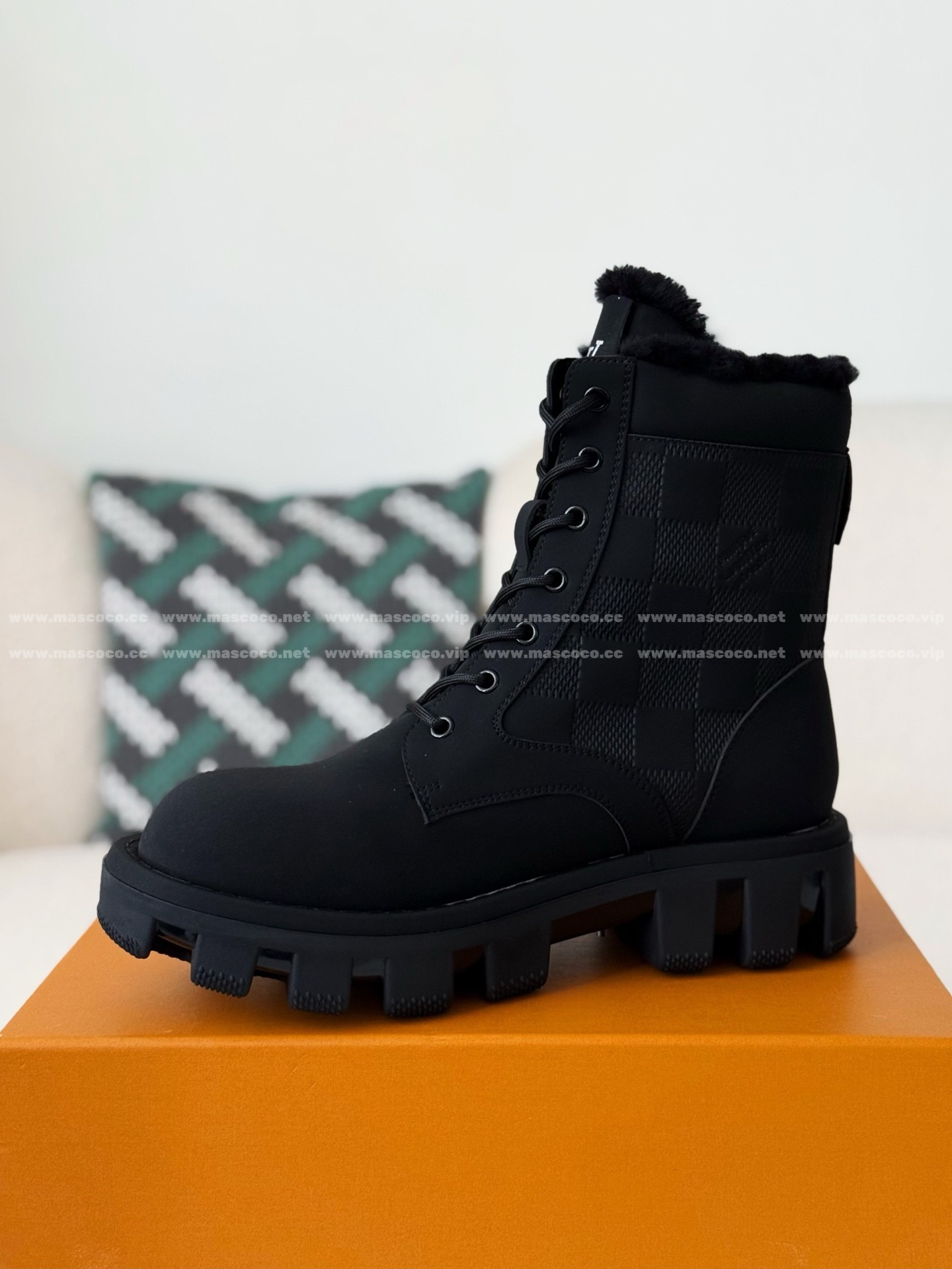 「#5175」LOUIS VUITTON RANGER LEATHER ANKLE BOOTS - Image 4