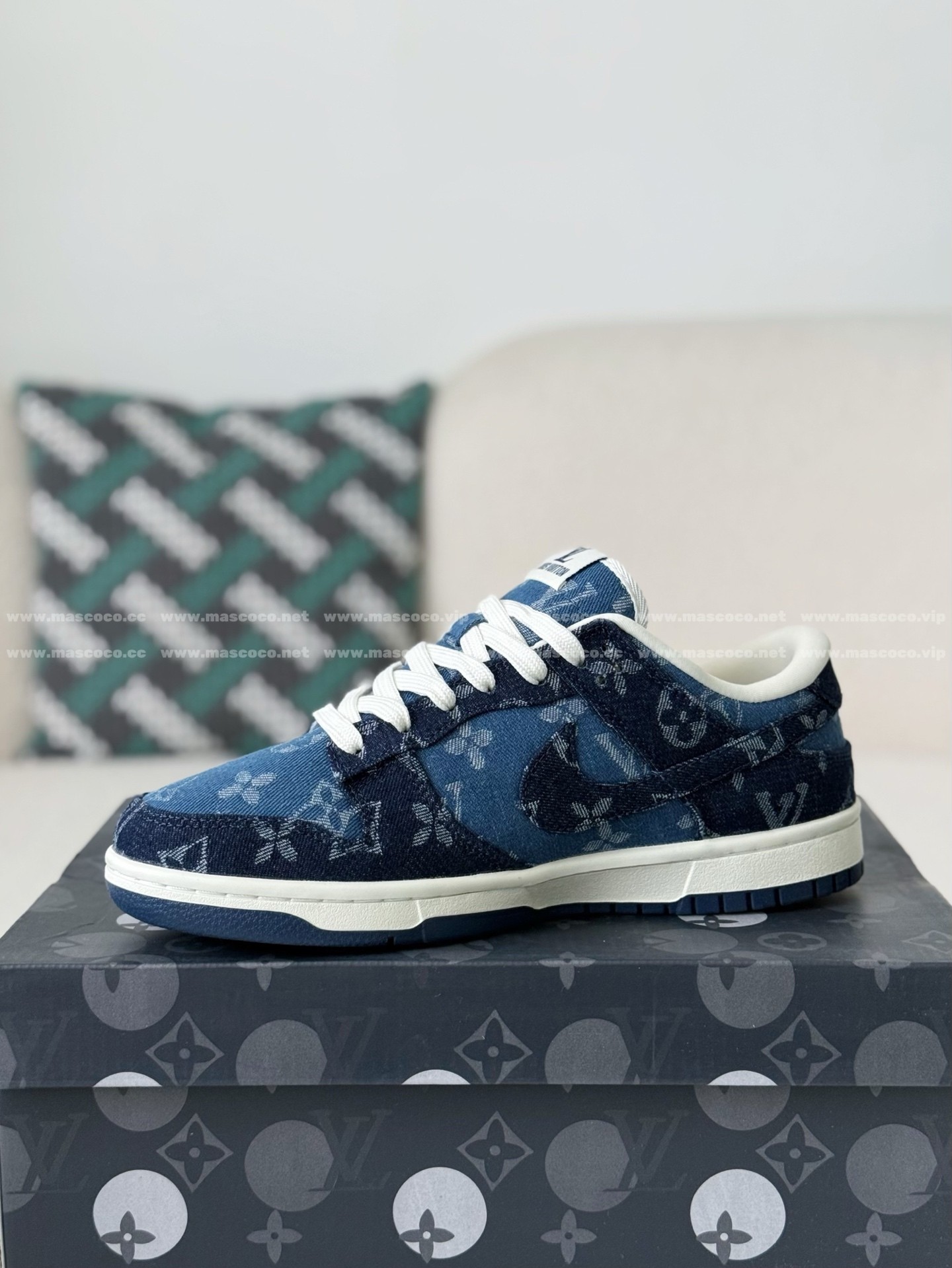 「#5195」Louis Vuitton x Nike Dunk Casual Sneakers - Image 4