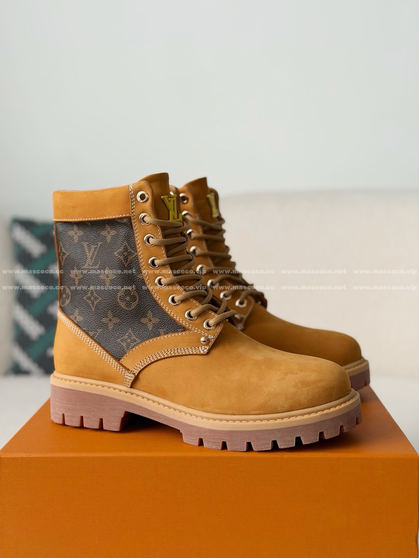「#5228」LOUIS VUITTON RANGER LEATHER ANKLE BOOTS - Image 2