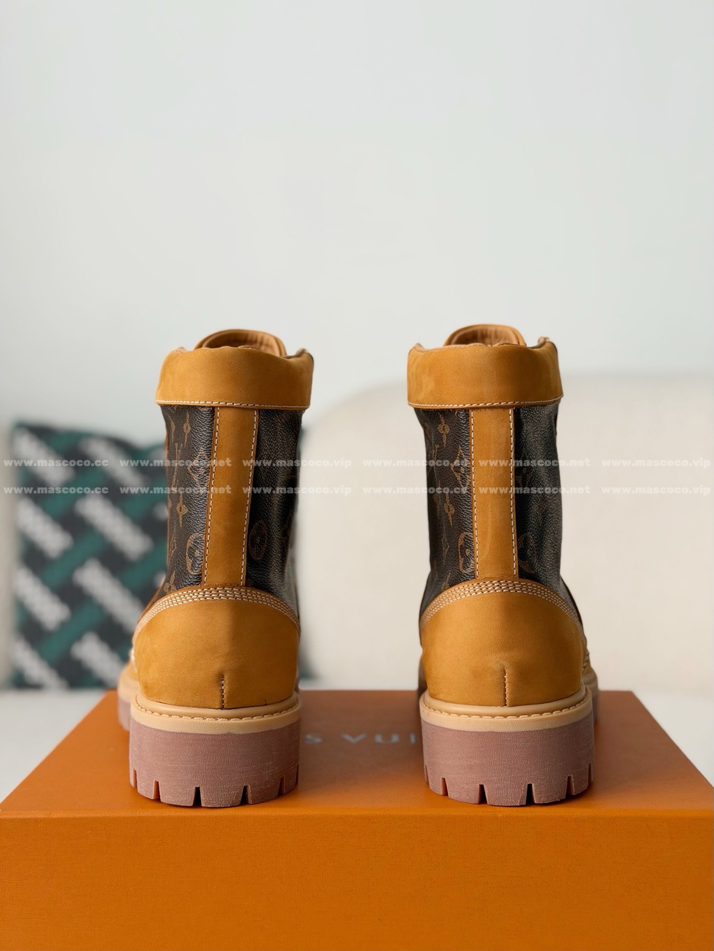 「#5228」LOUIS VUITTON RANGER LEATHER ANKLE BOOTS - Image 3