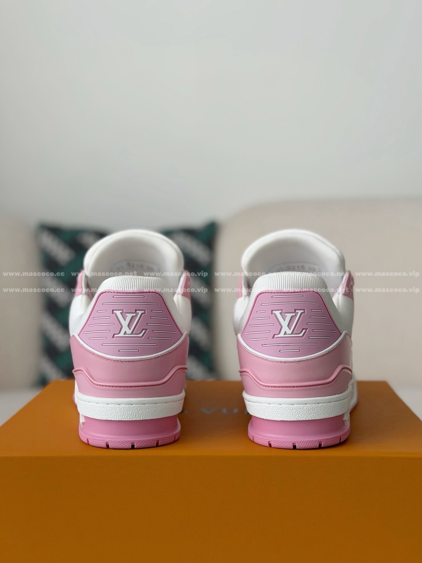 「#130」LOUIS VUITTON TRAINER SNEAKERS - Image 3