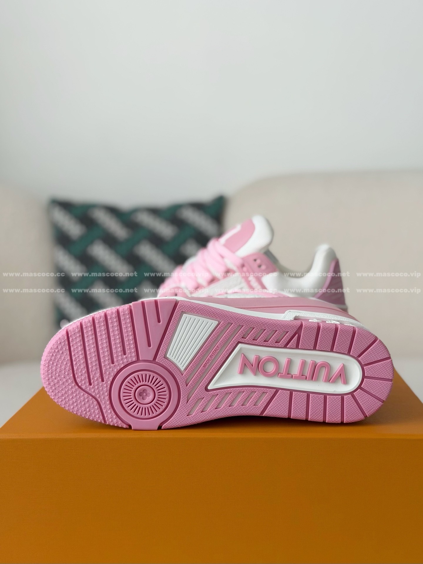「#130」LOUIS VUITTON TRAINER SNEAKERS - Image 5