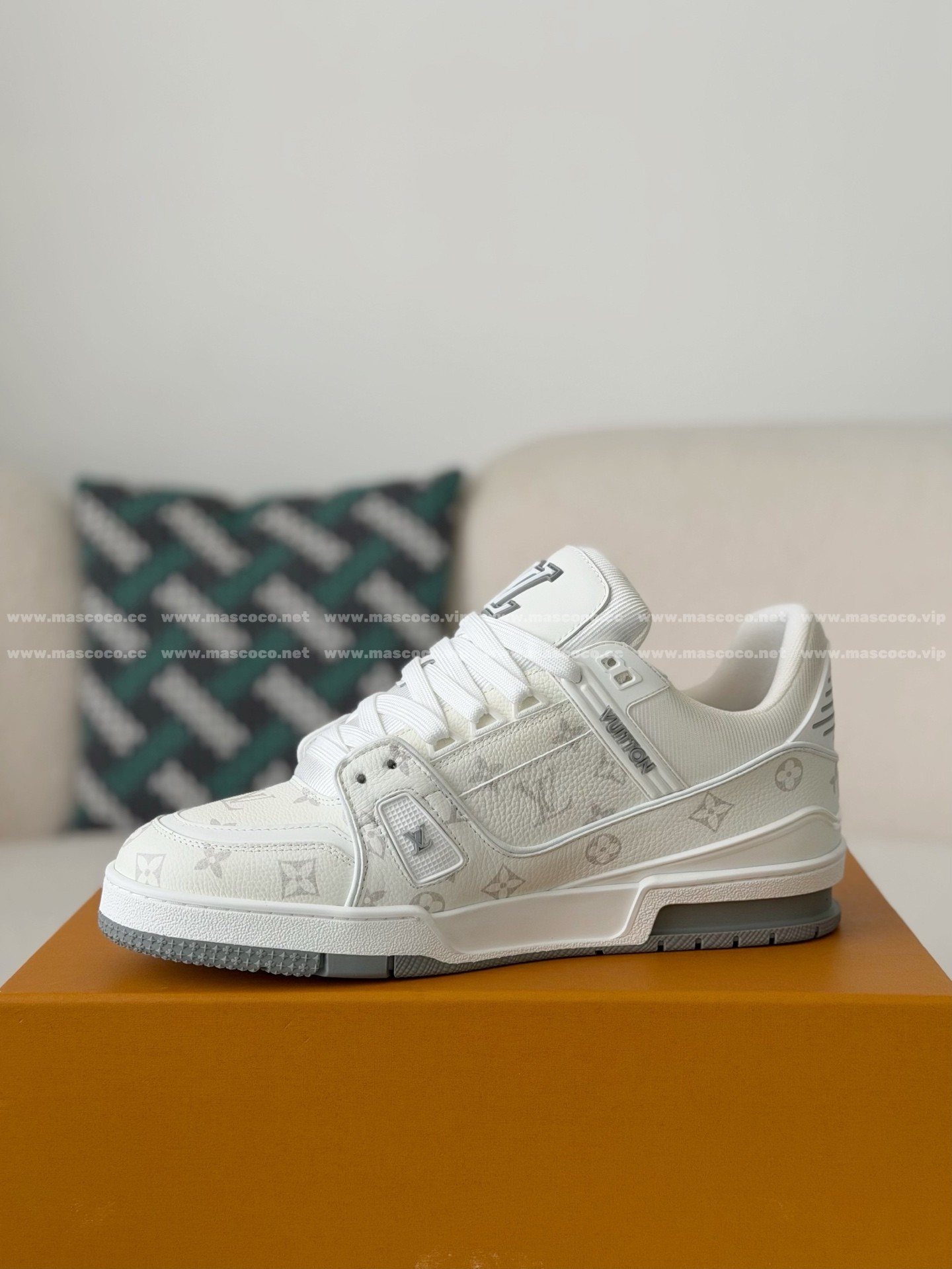 「#5297」LOUIS VUITTON TRAINER VISIONARY JOURNEY LIMITED TAG SNEAKERS - Image 4