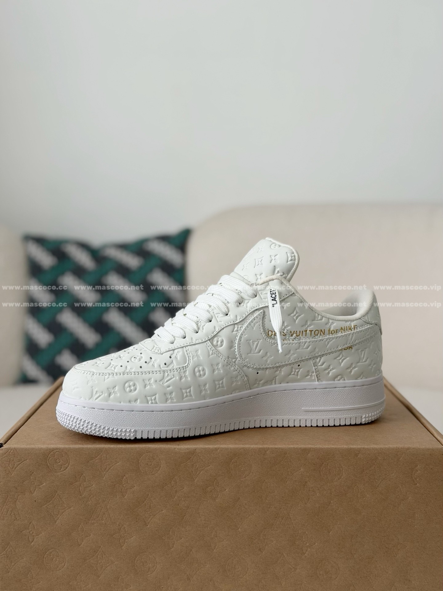 「#31」LOUIS VUITTON X NIKE AIR FORCE 1 SNEAKERS - Image 4