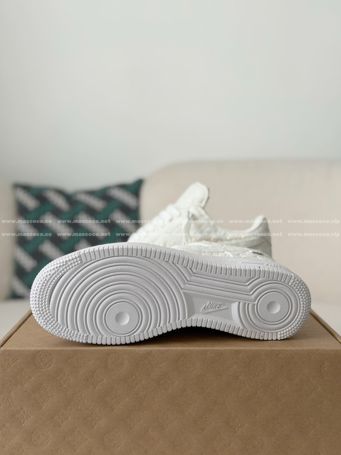 「#31」LOUIS VUITTON X NIKE AIR FORCE 1 SNEAKERS - Image 5