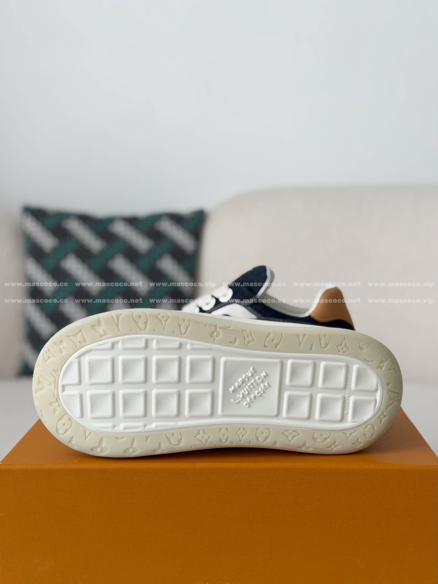 「#5382」LOUIS VUITTON TILTED CANVAS LEATHER BOARD SHOES - Image 5