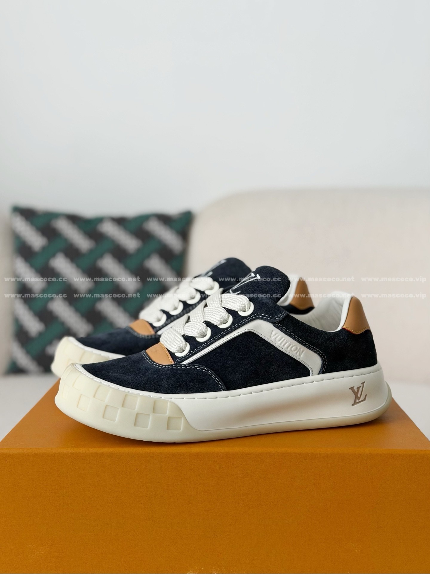 「#5382」LOUIS VUITTON TILTED CANVAS LEATHER BOARD SHOES