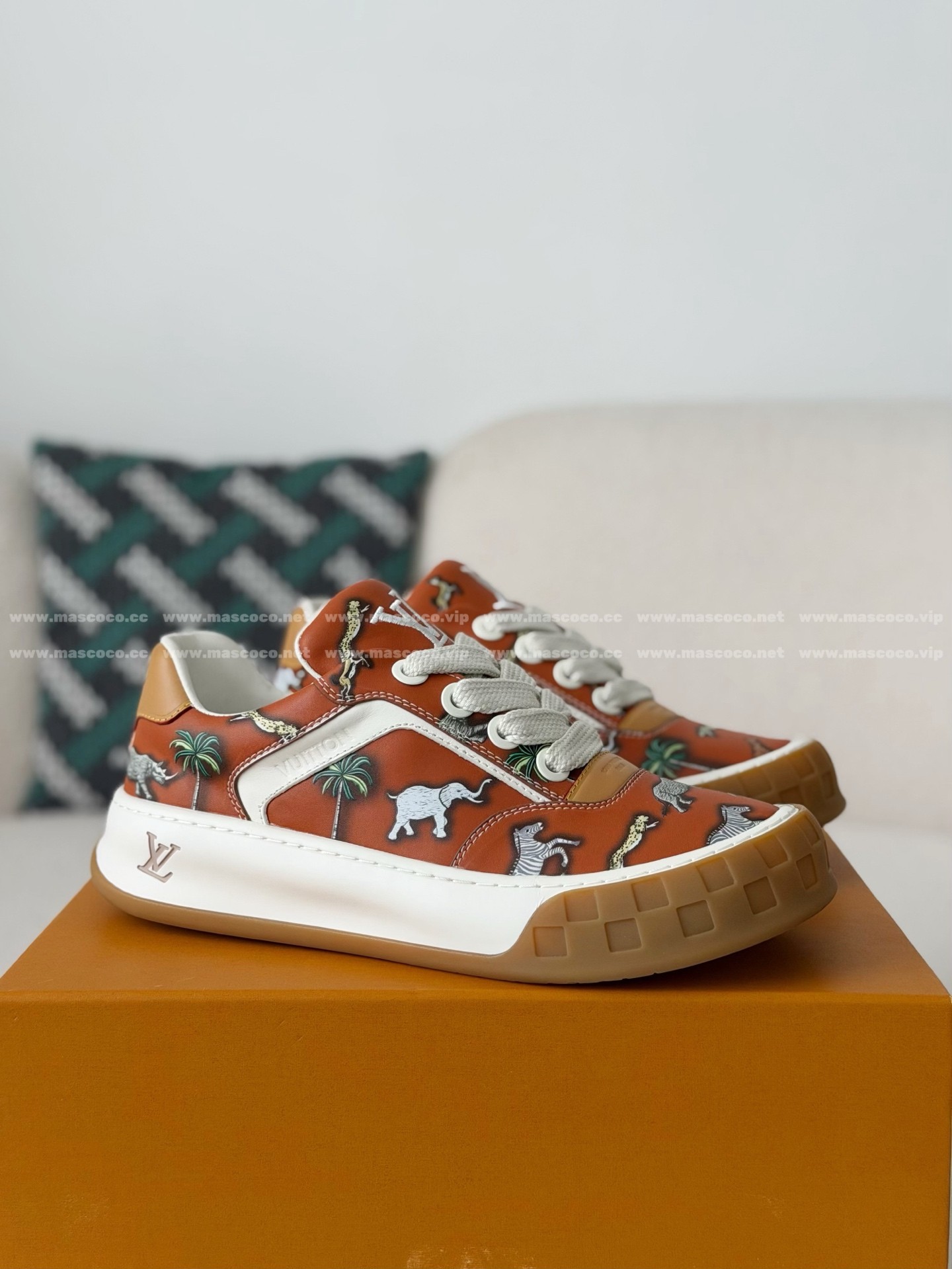 「#5383」LOUIS VUITTON TILTED CANVAS LEATHER BOARD SHOES - Image 2