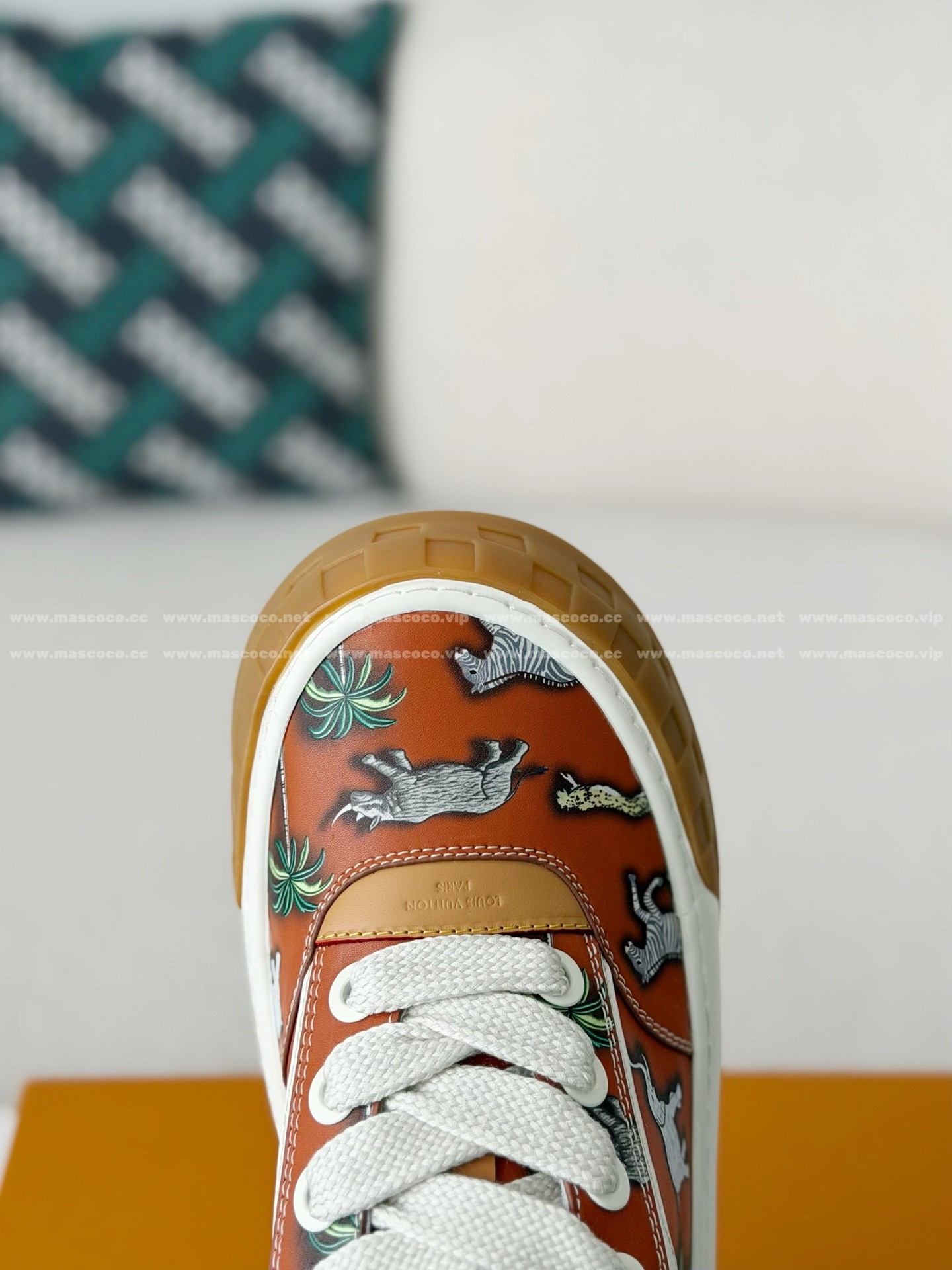 「#5383」LOUIS VUITTON TILTED CANVAS LEATHER BOARD SHOES - Image 9