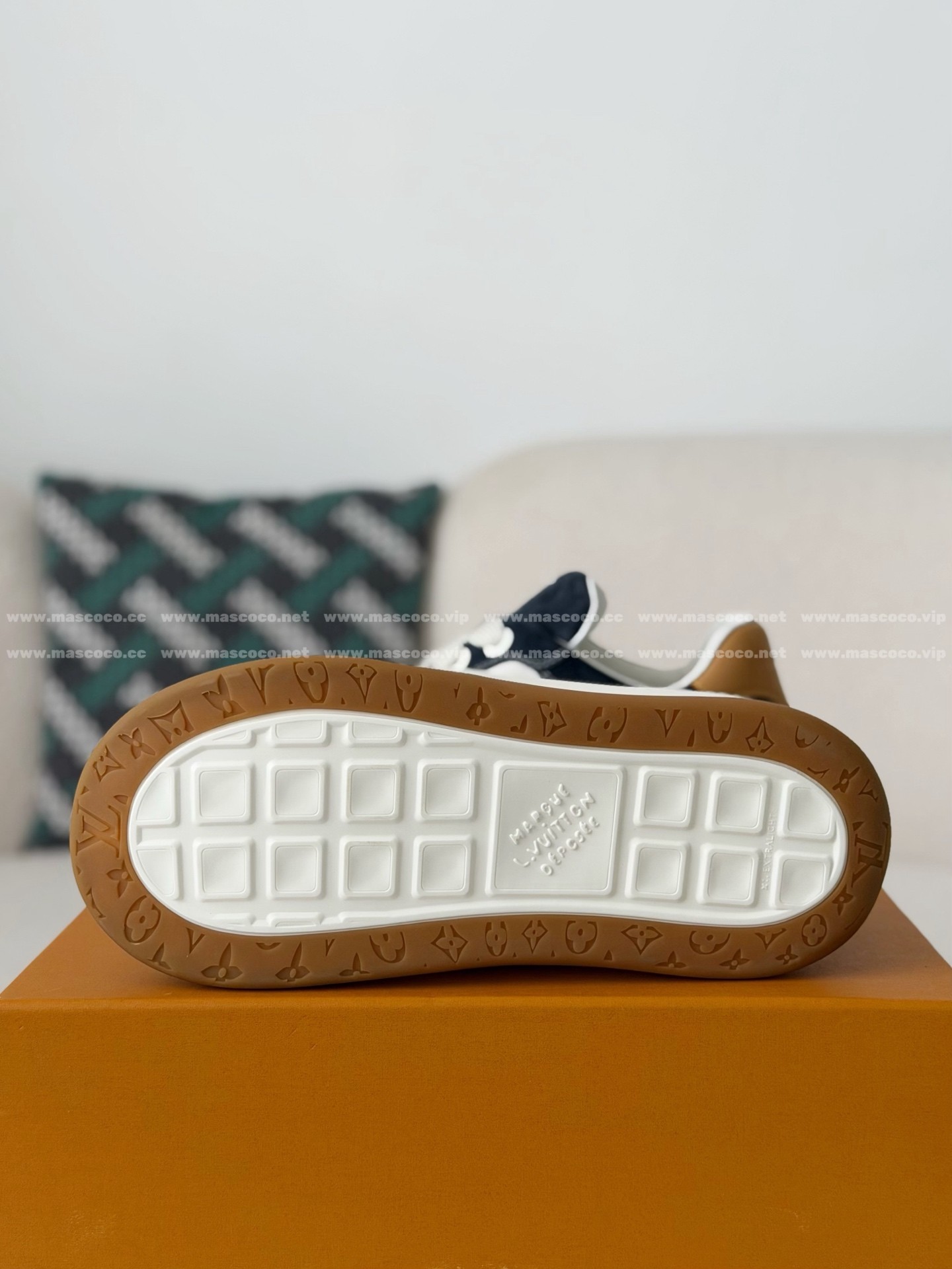 「#5385」LOUIS VUITTON TILTED CANVAS LEATHER BOARD SHOES - Image 5
