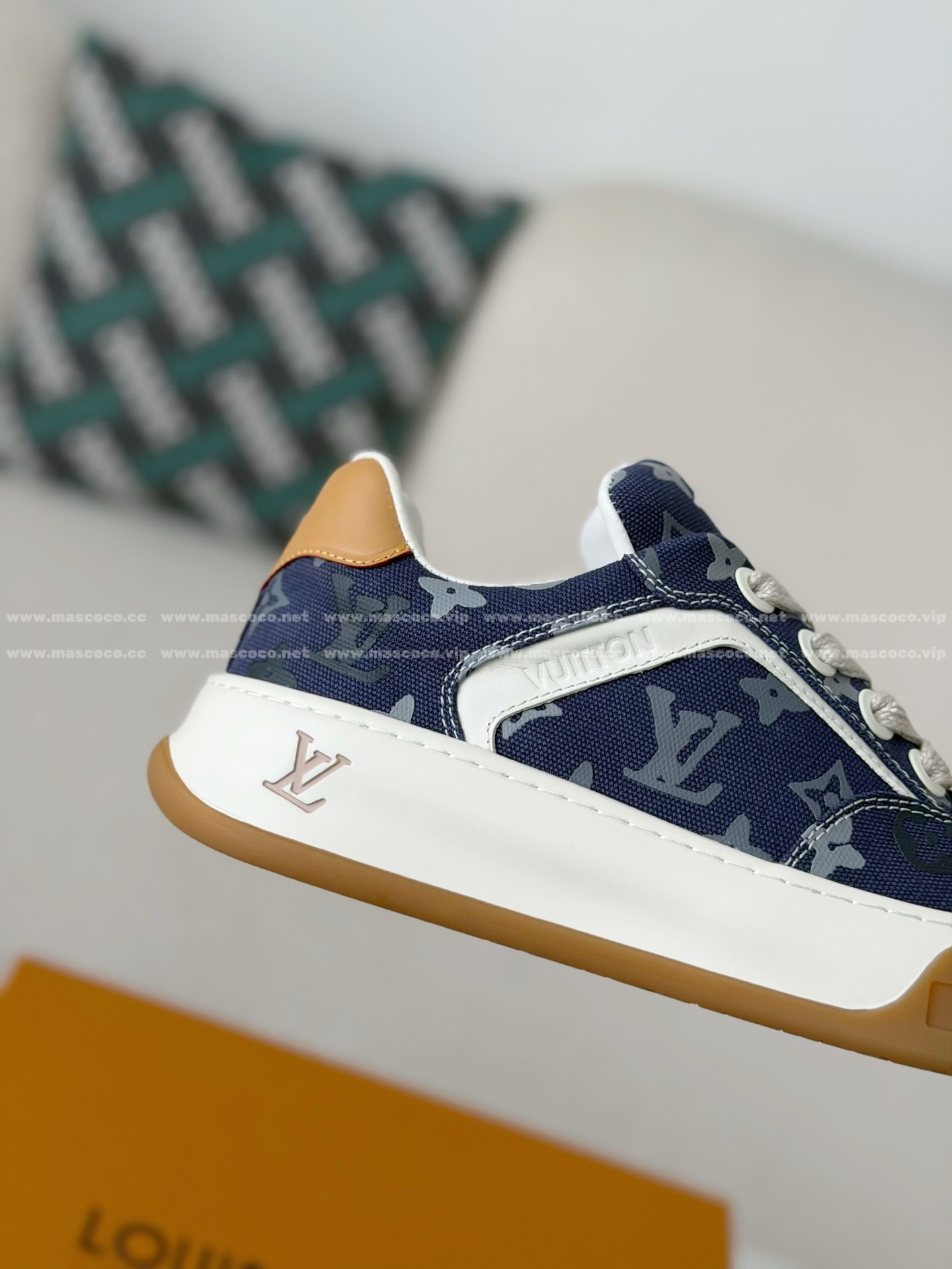 「#5386」LOUIS VUITTON TILTED CANVAS LEATHER BOARD SHOES - Image 7