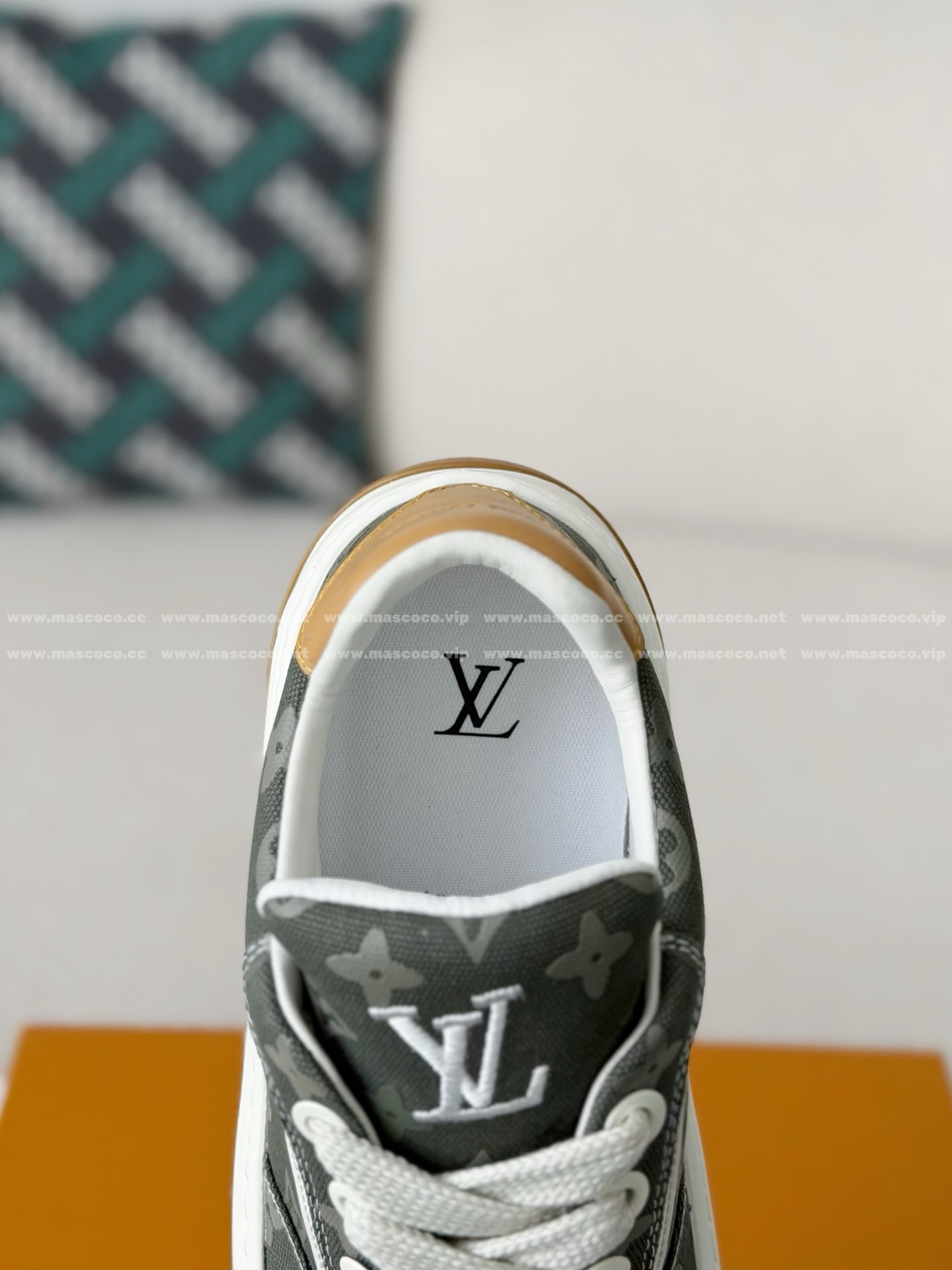 「#5387」LOUIS VUITTON TILTED CANVAS LEATHER BOARD SHOES - Image 8