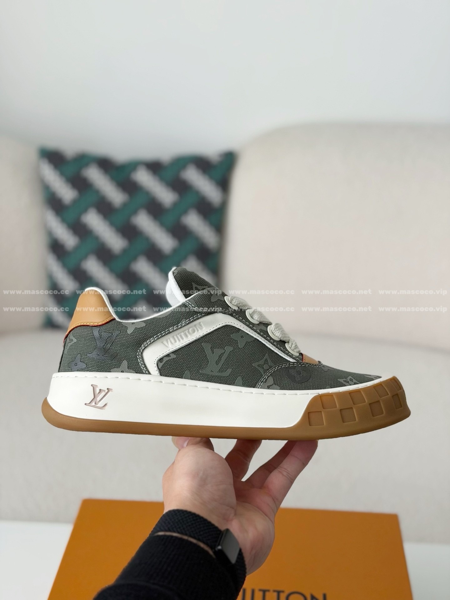 「#5387」LOUIS VUITTON TILTED CANVAS LEATHER BOARD SHOES - Image 6