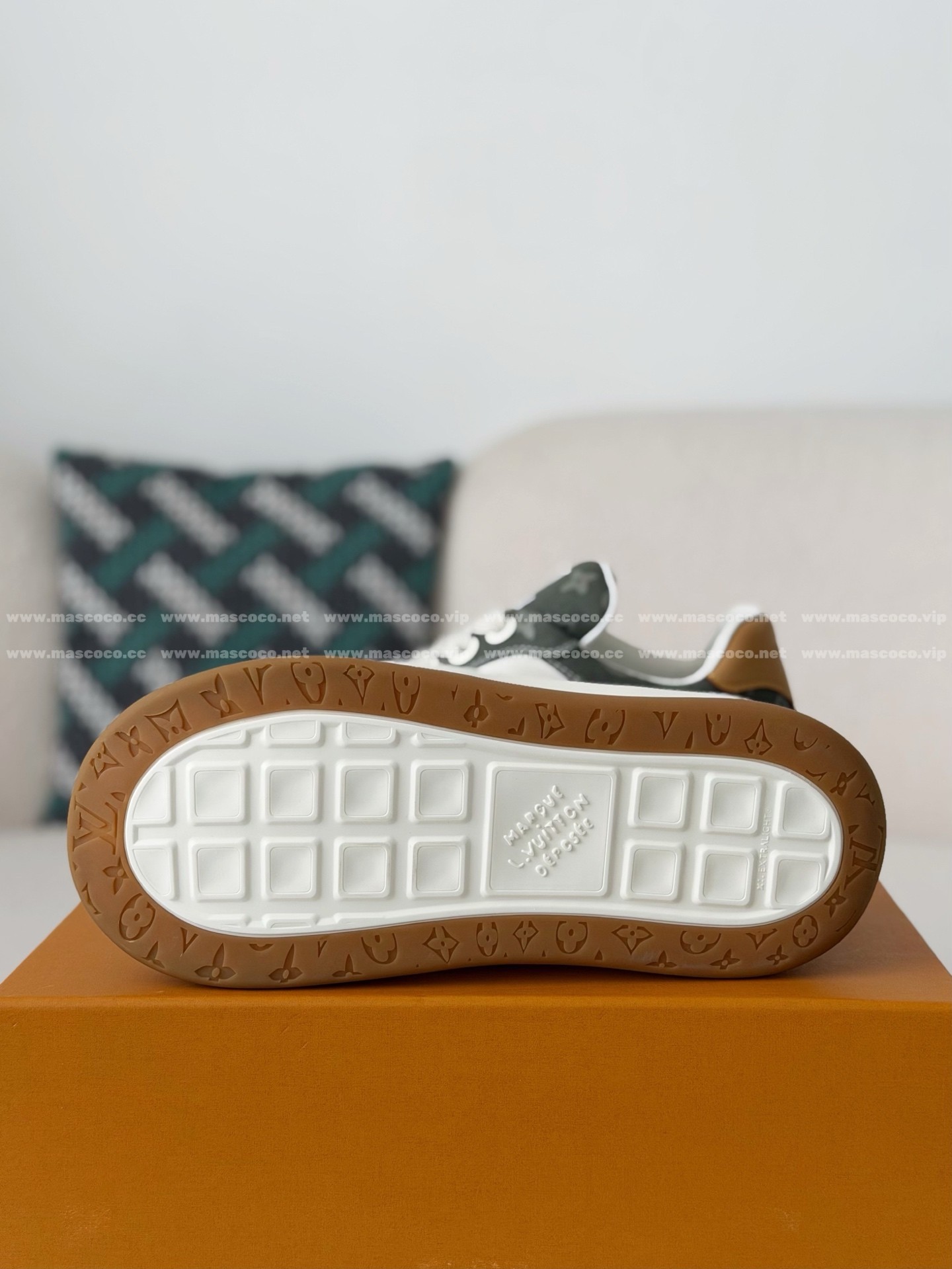 「#5387」LOUIS VUITTON TILTED CANVAS LEATHER BOARD SHOES - Image 5