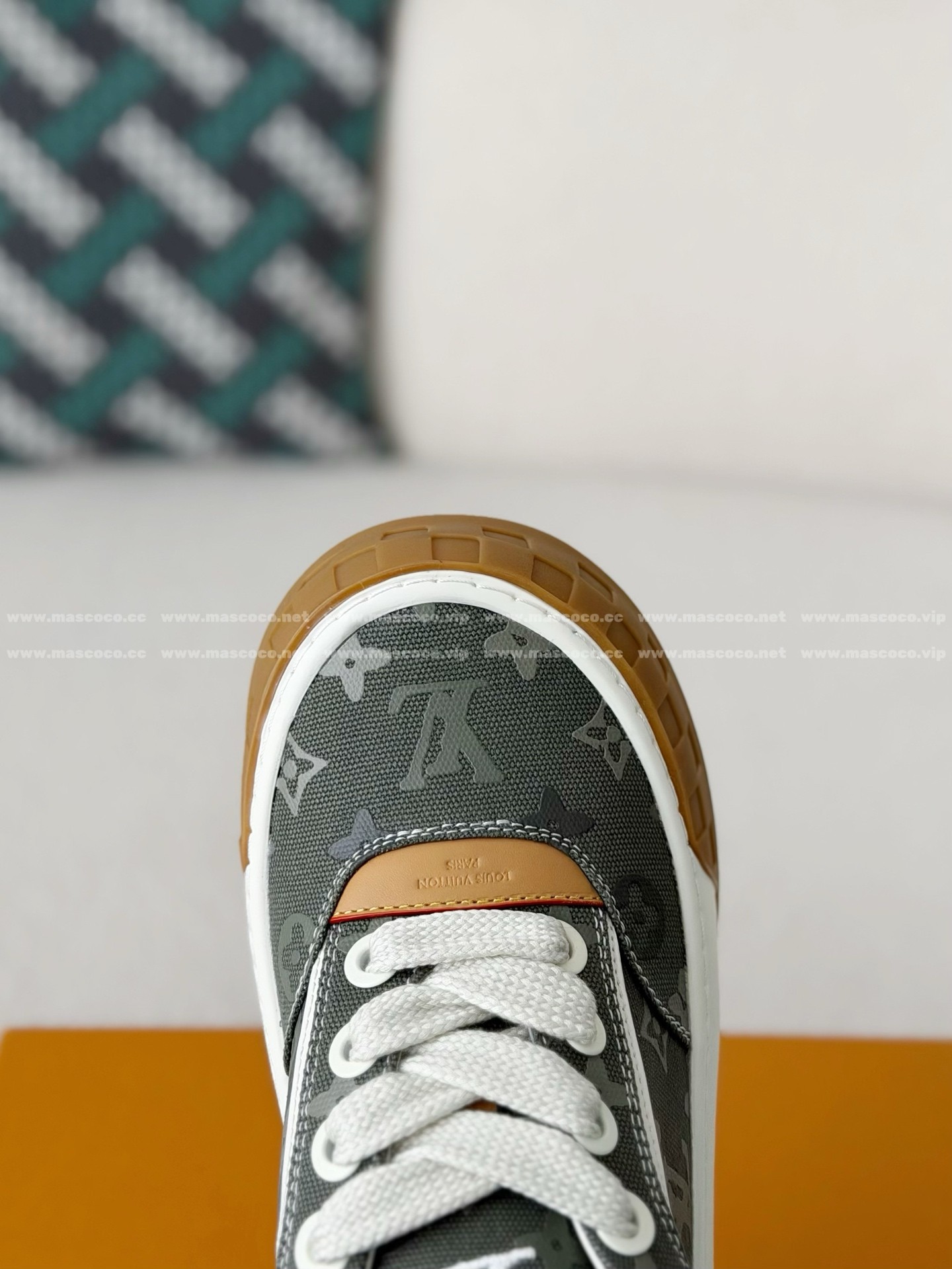「#5387」LOUIS VUITTON TILTED CANVAS LEATHER BOARD SHOES - Image 9