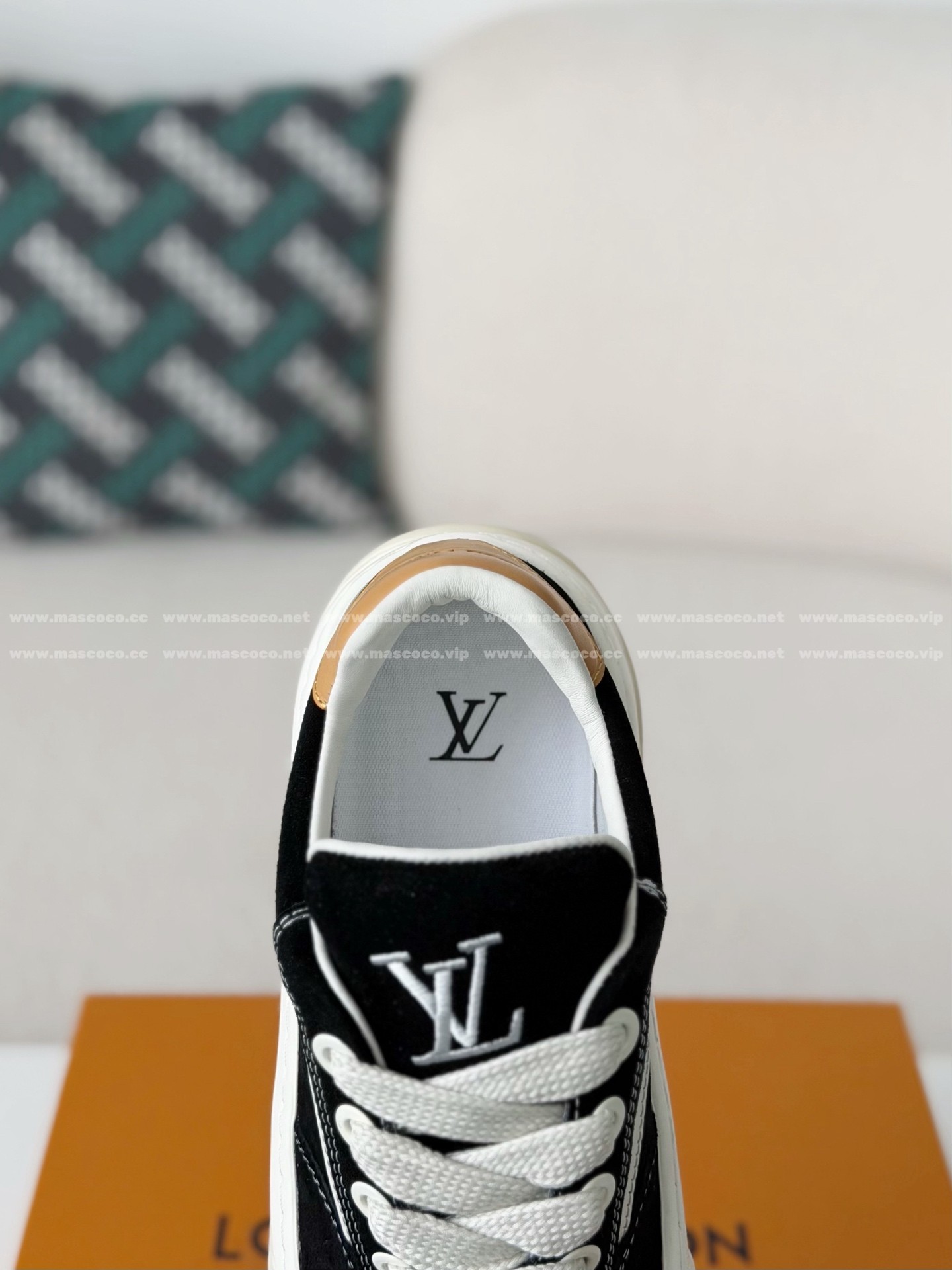 「#5388」LOUIS VUITTON TILTED CANVAS LEATHER BOARD SHOES - Image 8