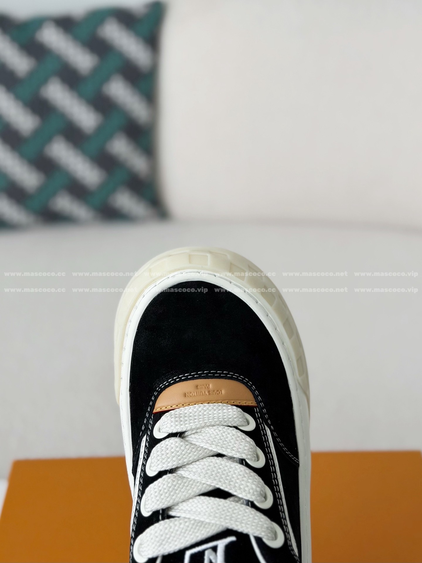 「#5388」LOUIS VUITTON TILTED CANVAS LEATHER BOARD SHOES - Image 9