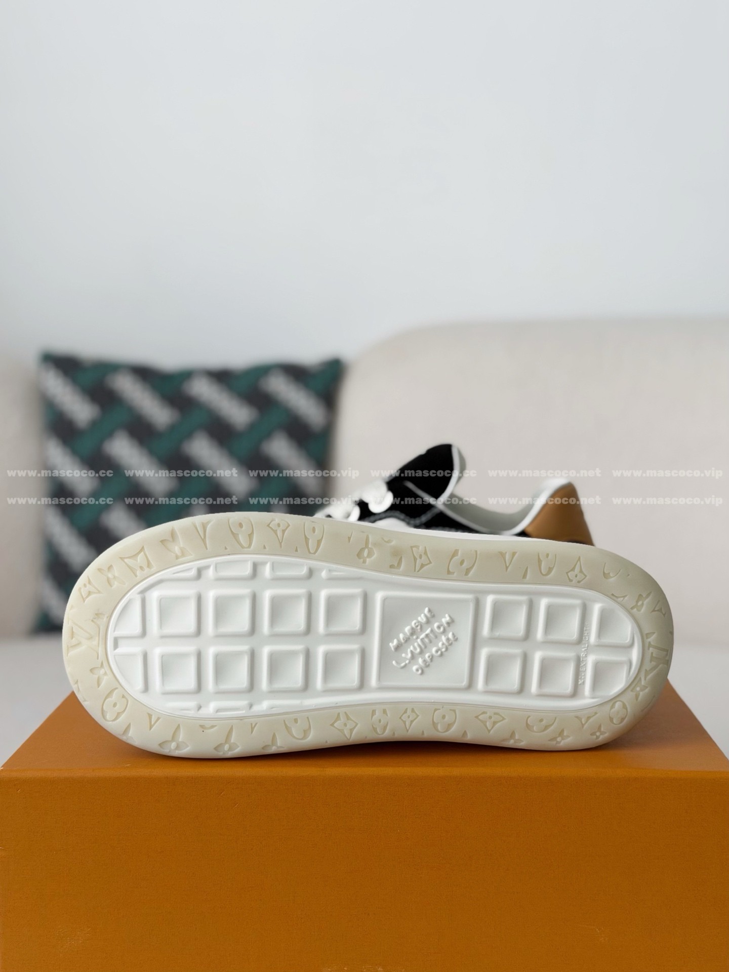 「#5388」LOUIS VUITTON TILTED CANVAS LEATHER BOARD SHOES - Image 5