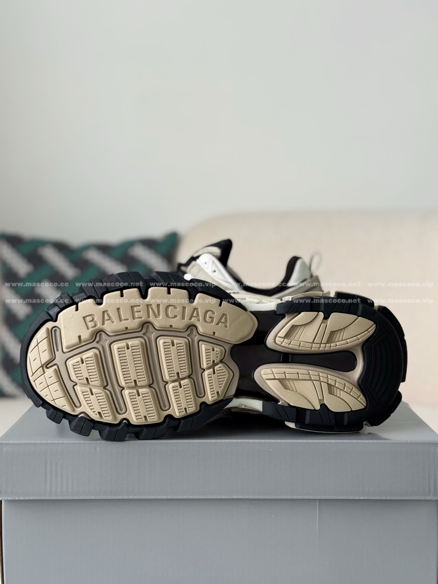 「#5495」「#1624」Balenciaga Runner Sneakers - Image 5