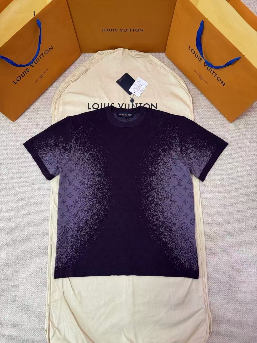 「#5523」LOUIS VUITTON Letter Pattern Jacquard Gradient Knit Short Sleeve_副本 - Image 2