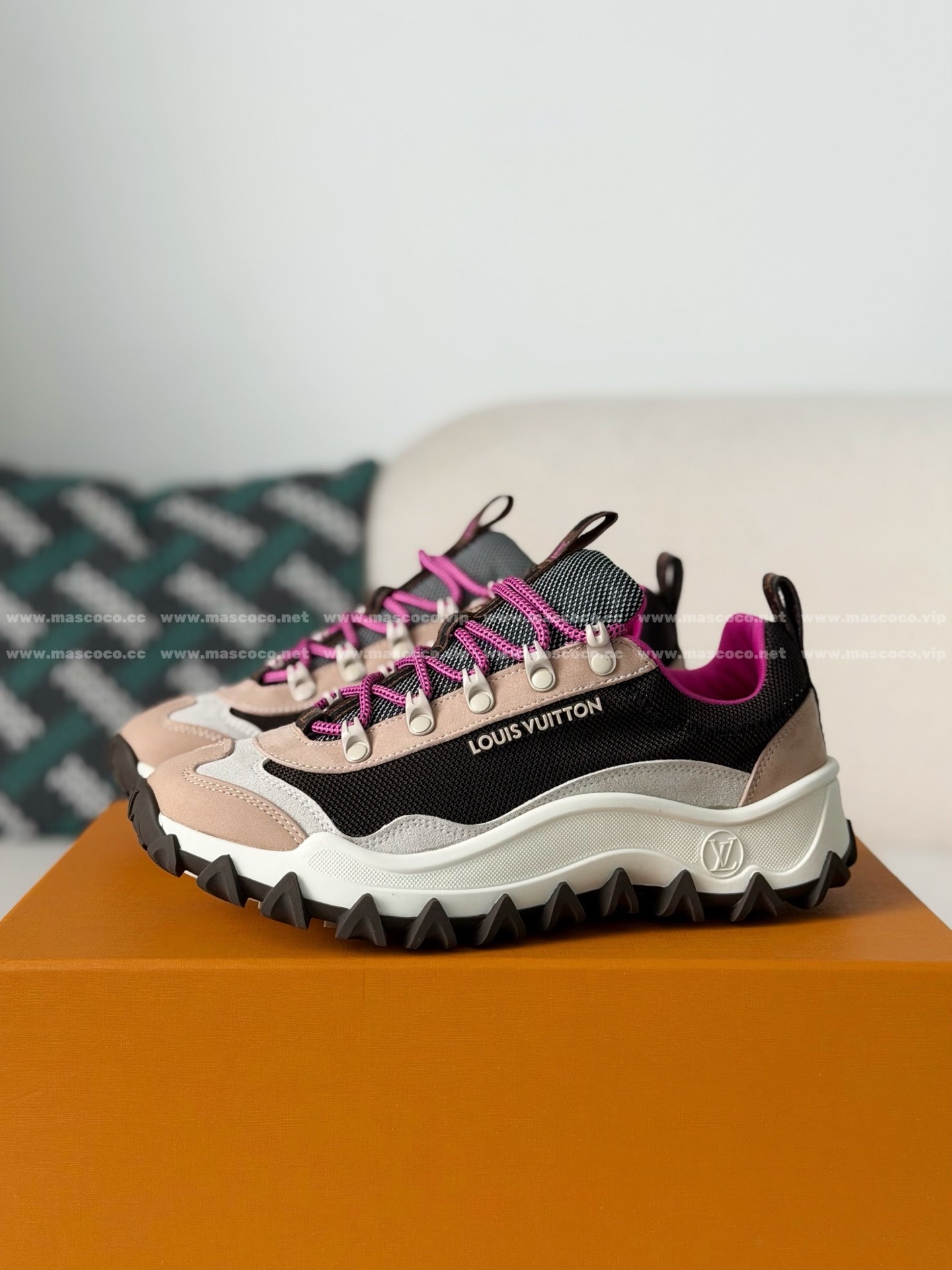 「#5639」LOUIS VUITTON ROSSYRUSH XPLORER SNEAKERS