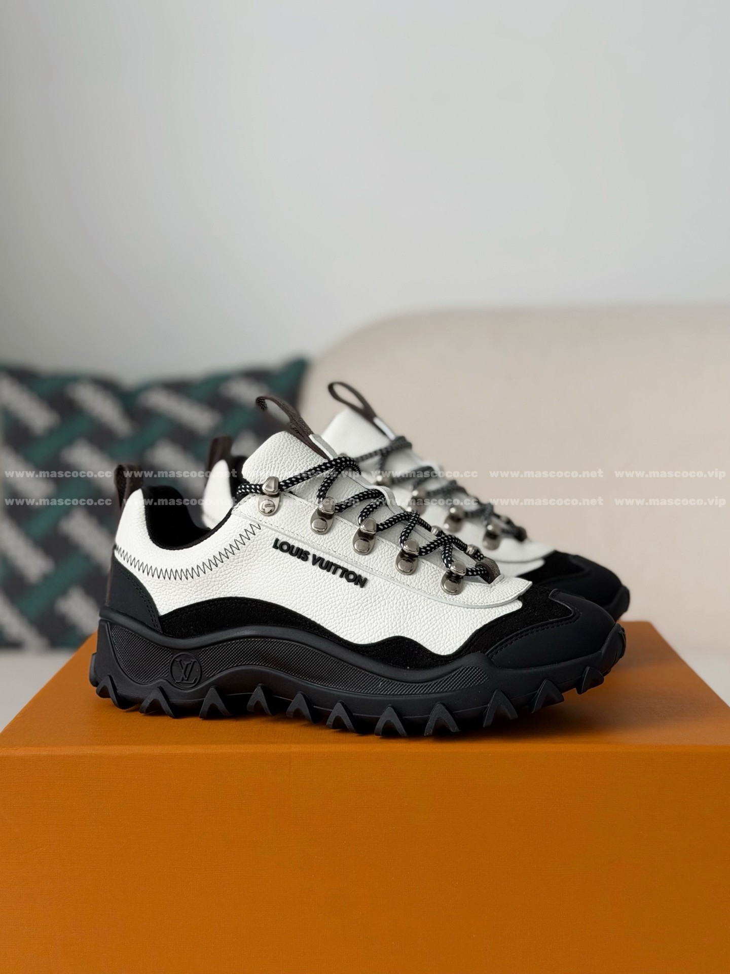 「#5640」LOUIS VUITTON ROSSYRUSH XPLORER SNEAKERS - Image 2