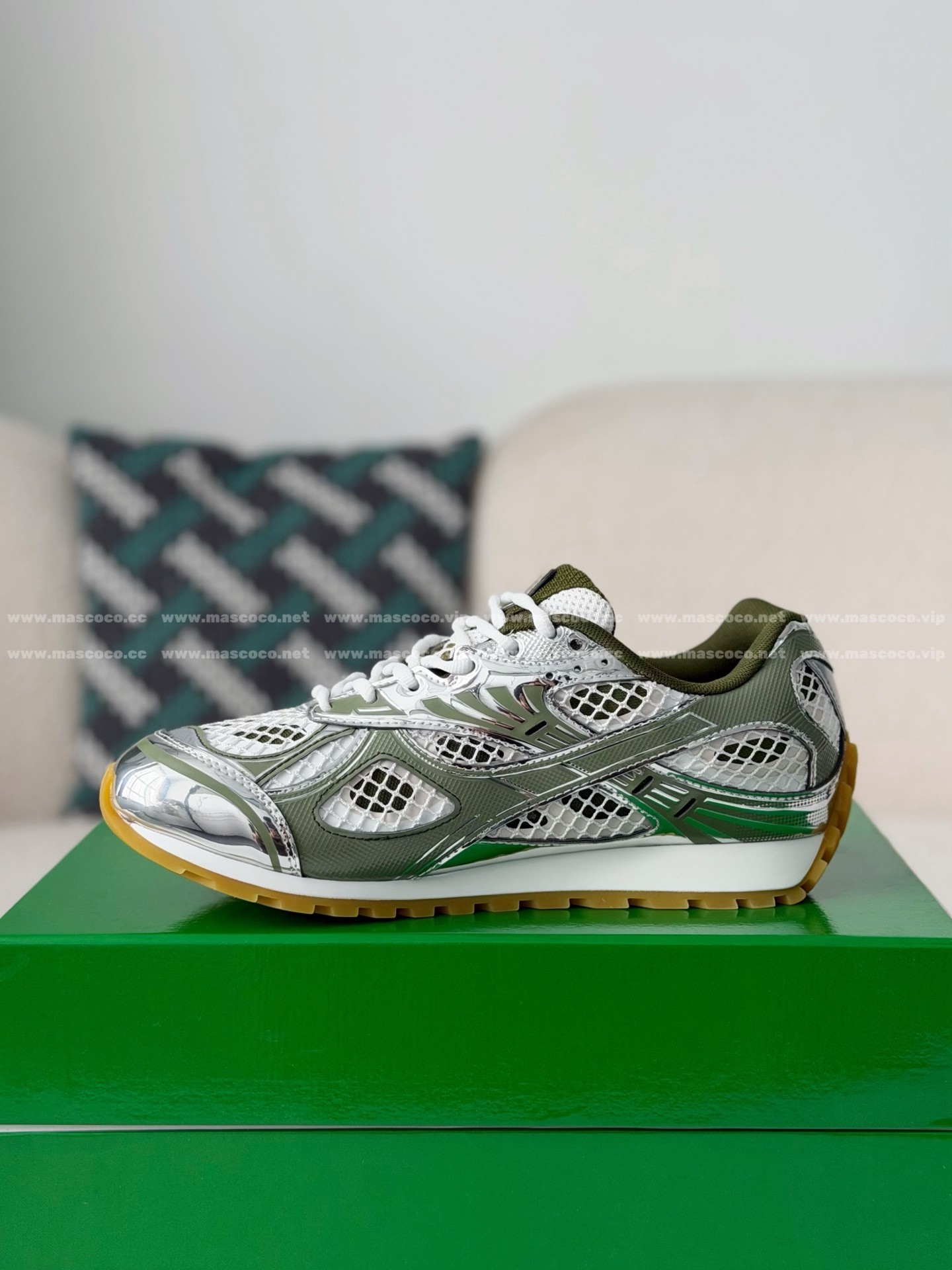 「#5706」Bottega Veneta's Latest Orbit Series Sneakers - Image 4