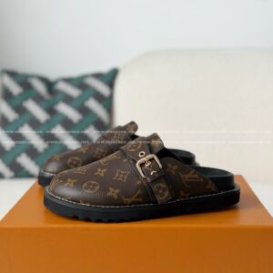 「#6993」LOUIS VUITTON COSY SLIPPERS